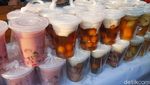 Jajan Es Buah dan Pastel Isi Bihun di Pasar Takjil Benhil