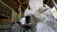 Patung tersebut dipesan dengan harga Rp 35 juta.   