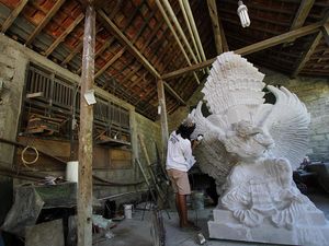 Patung Garuda Wisnu Kencana Versi Mini Ini Dijual Rp 35 Juta Lho