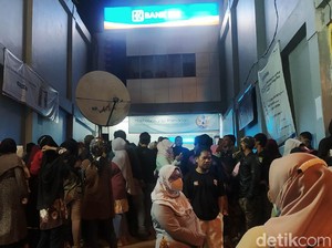 Jabar Banten Hari Ini: Bocah Dibully Pemuda Bogor-Warga Antre BLT Tengah Malam