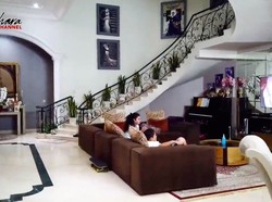 9 Potret Rumah Mewah Krisdayanti, Ada Kolam Renang dan Lapangan Badminton