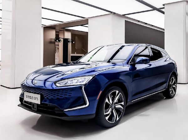 Ini Mobil Pertama Buatan Huawei
