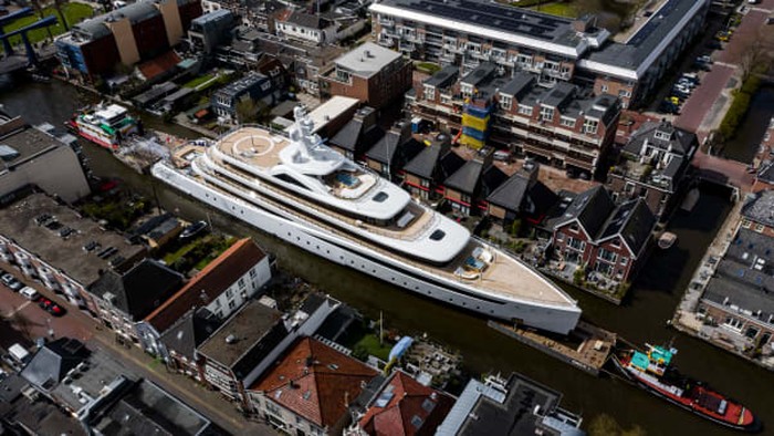 Superyacht Project 817