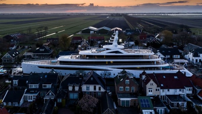 Superyacht Project 817