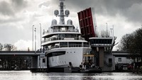 Beberapa bagian kanal di sepanjang rute superyacht Project 817 hanya beberapa meter lebih lebar. Mempunyai lebar sekitar 14 meter, jadi butuh ekstra kehati-hatian dalam perjalanan ini.