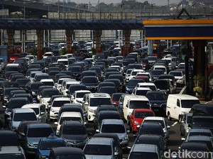 Pengendara Jepang Tertib Saling Kasih Jalan, Indonesia Kapan Bisa Begitu?