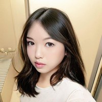 Tak disangka jika di balik wajah manis ini ada seorang bapak-bapak yang jago mengedit foto. Pria berusia 53 tahun yang tak diketahui nama aslinya tersebut mengaku kecanduan main aplikasi FaceApp. Foto: Instagram @zaitaku_iyada