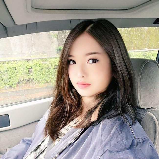 Meski mengaku bahwa ia sebenarnya bukan wanita cantik, akun Instagram tersebut tetap di-follow bayak orang padahal belum lama dibuat. Hingga kini follower-nya sudah mencapai lebih dari 14 ribuan. Foto: Instagram @zaitaku_iyada