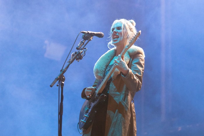 BYRON BAY, AUSTRALIA - JULY 20:  Ellie Rowswell of Wolf Alice performs on the Amphitheatre stage during Splendour In The Grass 2019 on July 20, 2019 in Byron Bay, Australia. (Photo by Mark Metcalfe/Getty Images)