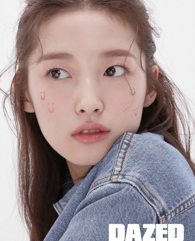 Arin sendiri lahir dengan nama Choi Ye Won pada 18 Juni 1999. Ia mulai menggunakan nama panggungnya sejak debut bersama Oh My Girl pada 2015. Foto: dok. Instagram ye._.vely618