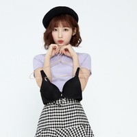 Sejumlah netizen Korea, khususnya pria, mengatakan BYC dapat memilih model selain Arin Oh My Girl yang akan mengenakan pakaian dalam tersebut. Foto: dok Instagram byc.official