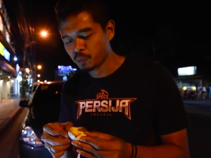 Bambang Pamungkas Ternyata Foodies, Hobi Masak dan Makan Enak
