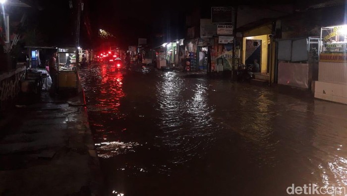 Banjir di Jl Kemang Utara IX Jaksel Banjir.