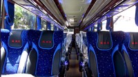 Bus ini akan digunakan untuk kelas Royal Eksekutif, dengan konfigurasi jok 2+2. Jok penumpang di kelas ini menggunakan material mewah kombinasi beludru dan kulit. (Dok. Morodadi Prima)