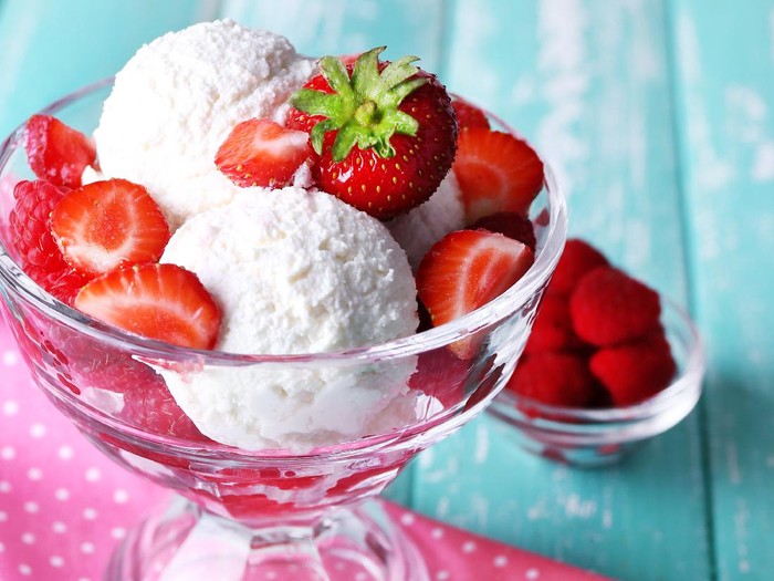Coconut Ice Cream ala Kreasi Sasa Coconut Ice Cream ala Kreasi Sasa