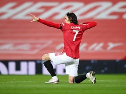 Edinson Cavani juga sempat memakainya baru-baru ini. Namun, penyerang Uruguay itu cuma dua tahun memakainya di MU. (Foto: (Getty Images/Alex Pantling)