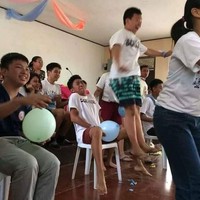 Yang satu mukanya bahagia banget, yang satu lagi mukanya meringis gitu. Ada-ada saja memang ulah netizen. Foto: Instagram/@receh.id