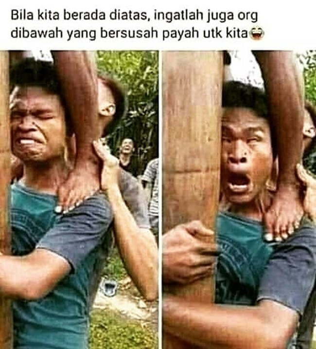 Emang kalau lomba panjat pinang yang kasihan yang ada di paling bawah. Lihat saja ekspresi wajahnya. Sedih sih, tapi jadi pengin ketawa ngakak. Foto: Instagram/@pembawa_ketololan