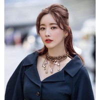 Itu tidak berarti aku mempromosikan operasi plastik. Operasi plastik seharusnya menjadi pilihan pribadi. Untukku pribadi, aku pernah menyesali keputusanku untuk operasi platik, Foto: Instagram @sooah.hong