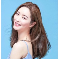 Sebelum operasi mata, Soo Ah memang lebih sering bermain sebagai pemeran pembantu. Tapi setelahnya, ia mulai mendapat peran utama di sejumlah film dan drama di China. Foto: Instagram @sooah.hong