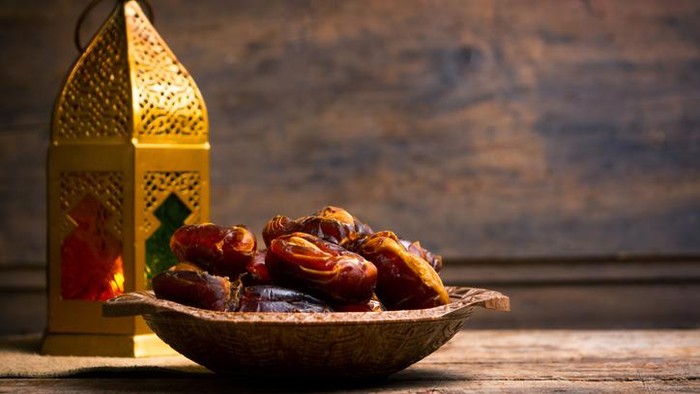 Hukum Menelan Ludah saat Melihat Makanan di Waktu Puasa