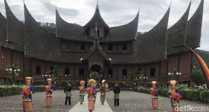 Istano Basa Pagaruyung