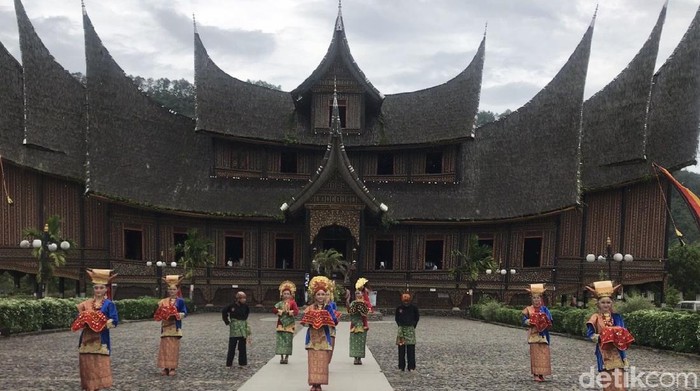 Istano Basa Pagaruyung
