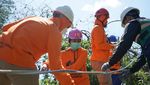 Kiprah Dua Srikandi PLN Ikut Bangun Tower Listrik Darurat di NTT