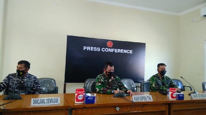 Konferensi pers Kapuspen TNI di Bali