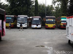 Keluhan Sopir Bus Terminal Kalideres: Travel Gelap-Syarat Penumpang Ketat
