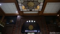 Visualisasi naturalis memang sengaja dibuat lebih dominan di dalam masjid.