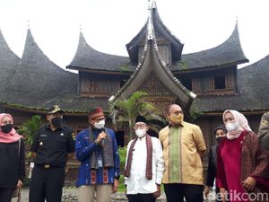 Belum ke Sumbar Kalau Tak Berkunjung ke Istano Basa Pagaruyung