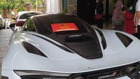 Direktorat Tindak Pidana Ekonomi Khusus (Dittipideksus) Bareskrim Polri menyita 21 mobil dari para tersangka investasi ilegal EDCCash.  (Foto: Adhyasta-detikcom)