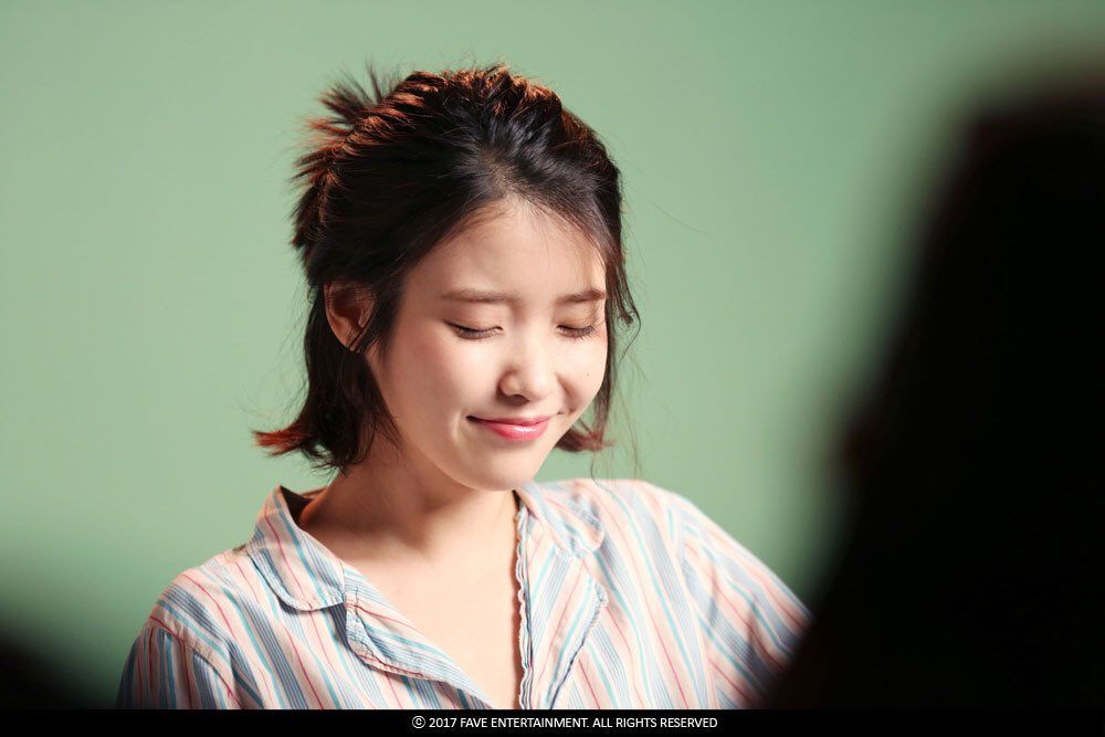 Model Rambut Bob ala Idol KPop Wanita IU