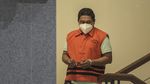 Momen Penyidik KPK Stepanus Digiring dan Diborgol