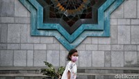 Ramainya warga yang datang ke sana membuat pihak Jakarta Islamic Center selalu menghimbau kepada pengunjung untuk taat protokol kesehatan.
