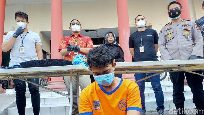 pembunuhan di surabaya