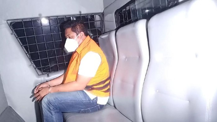 Penyidik KPK yang jadi tersangka, Steppanus Robin Pattuju (Foto: Azhar/detikcom)