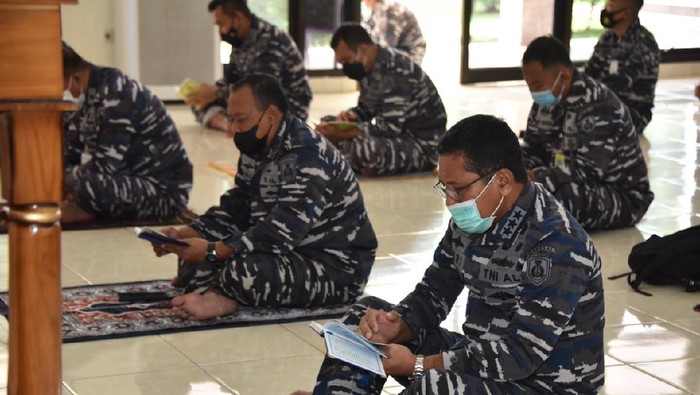 Prajurit TNI AL doa bersama (Dok Istimewa)