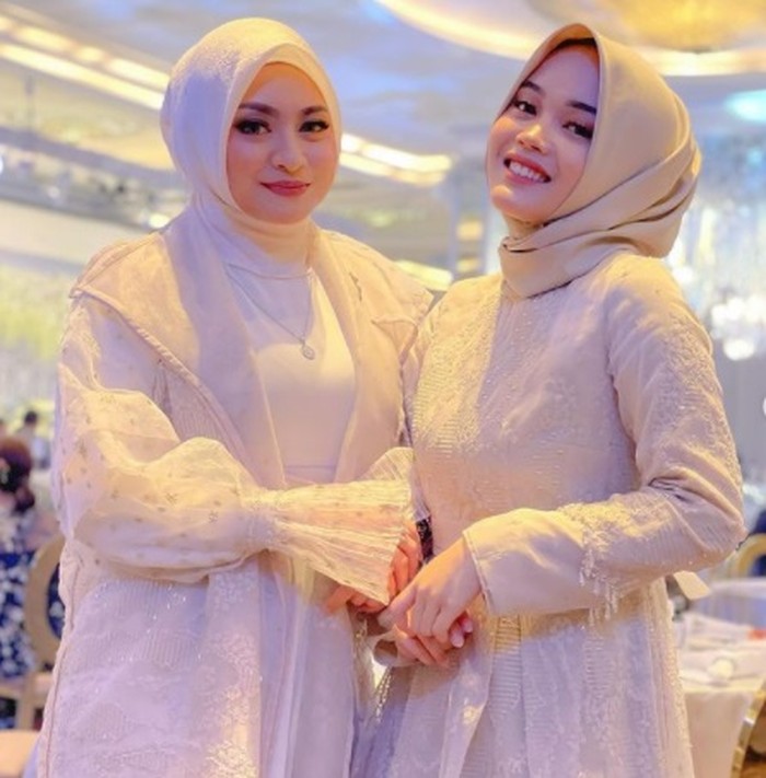 Putri Delina Putri Delina