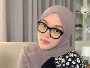 Disentil Putri Delina, Teddy Pardiyana: Bebas!