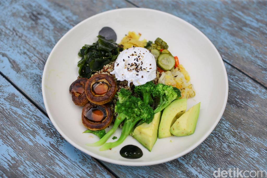 Sarapan Sehat dengan Real Toast dan Quinoa Bowl di COMO Uma Canggu