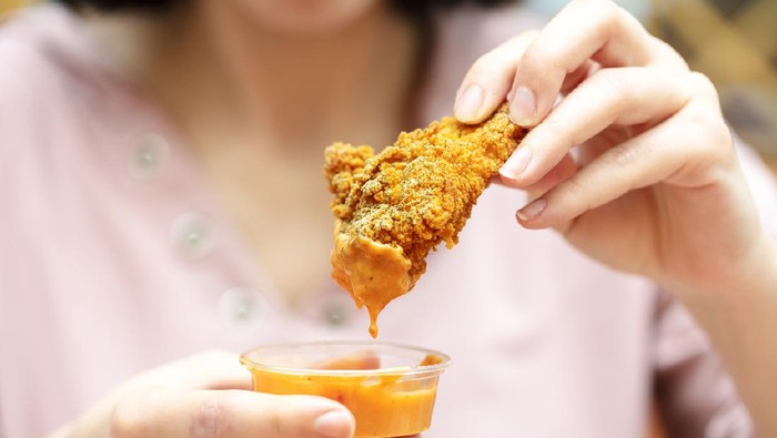 Sering Makan Gorengan Saat Buka Puasa? Lakukan 5 Hal Ini untuk Kurangi Efek Buruknya Sering Makan Gorengan Saat Buka Puasa? Lakukan 5 Hal Ini untuk Kurangi Efek Buruknya