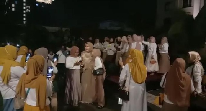 Viral emak-emak di Medan party tanpa protokol kesehatan (Screenshot video viral)