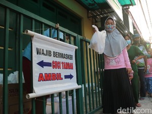 Warung Sedekah Ini Bagikan Makanan Buka Puasa Gratis