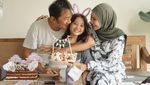 Hangatnya Momen Zaskia Adya Mecca Sahur bersama Keluarga