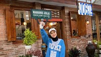 Bukan karena penggunaan toanya, melainkan kata-kata yang digunakan terkesan tak etis. Apalagi saat diucapkan di dalam tempat ibadah. Foto: Instagram @zaskiadyamecca