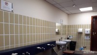 Tempat wudhu yang bersih dan dilengkapi air hangat