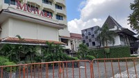 Sebelumnya diberitakan, BPK menyoroti pembelian Hotel Mutiara I dan II yang menggunakan Dana Keistimewaan (Danais) Daerah Istimewa Yogyakarta (DIY). BPK pun merekomendasikan Gubernur DIY agar memerintahkan menyusun perencanaan untuk pemanfaatan Danais atau mengikuti prosedur perencanaan anggaran.