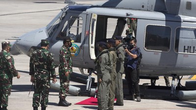 Momen Panglima TNI-Kapolri-KSAL Pantau Pencarian KRI Nanggala-402
